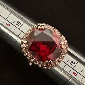 Rose Gold Toned Ring w Large Garnet Colored Oval-Cut Center Stone Size 6